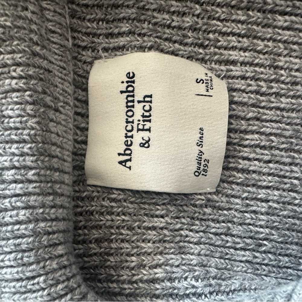 Women's Gray Ribbed Cardigan - Picture 3 of 5
